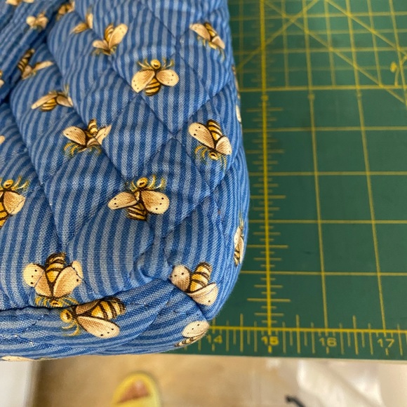 Vera Bradley Shoulder Bag - Picture 4 of 9